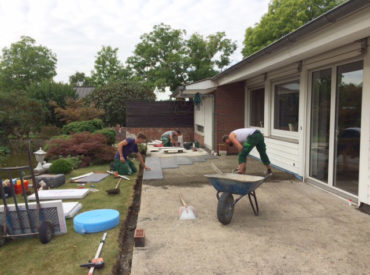 Terrasse mit Natursteinen