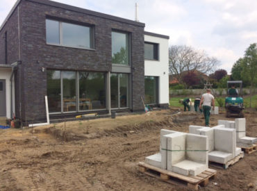 Terrasse bei neuem Einfamilienhaus
